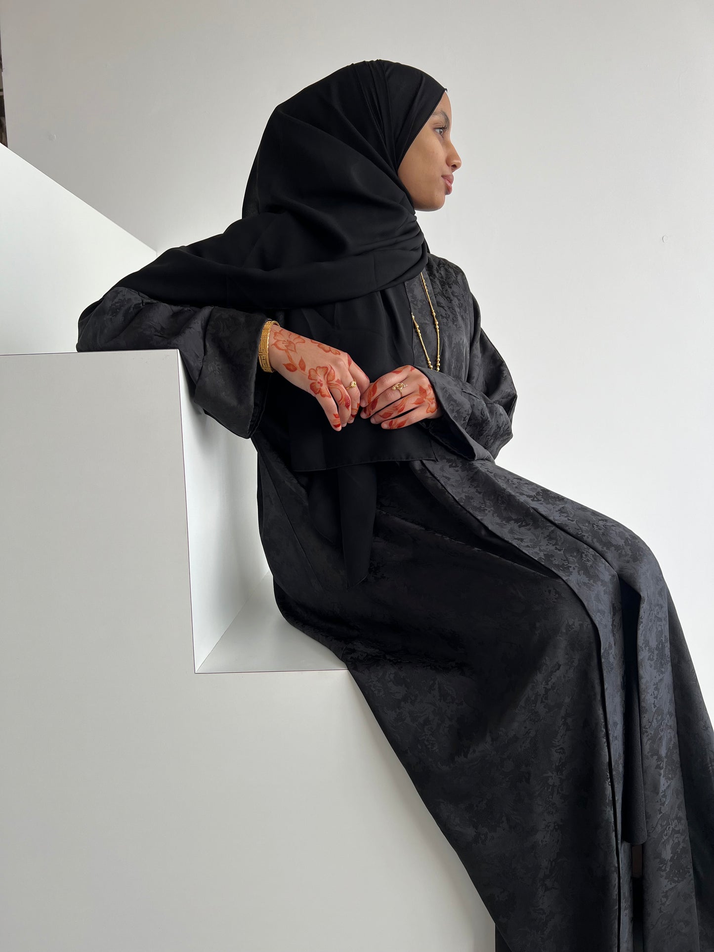 Nour Black Abaya image 4